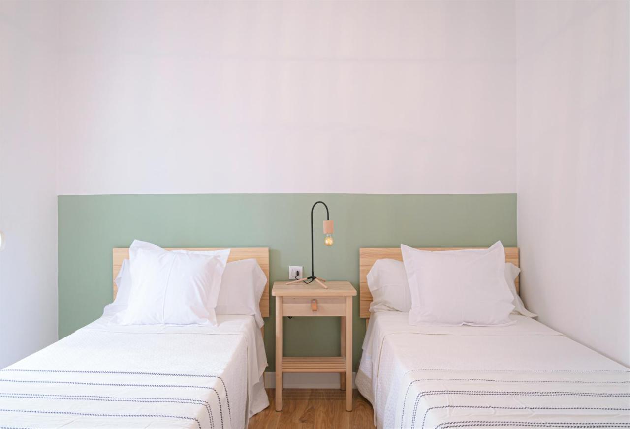 Hostal La Calzada Тарифа Экстерьер фото