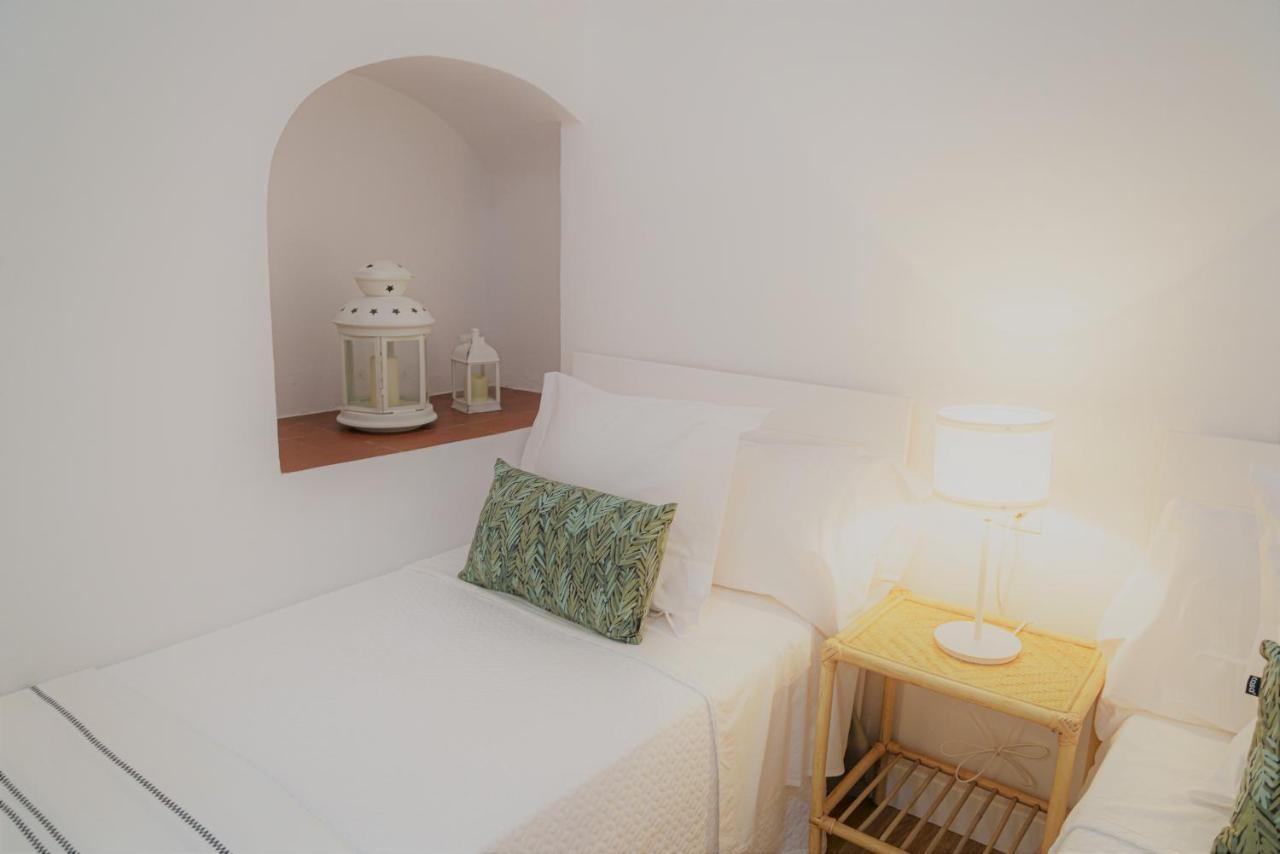 Hostal La Calzada Тарифа Экстерьер фото