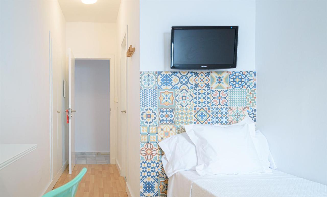 Hostal La Calzada Тарифа Экстерьер фото