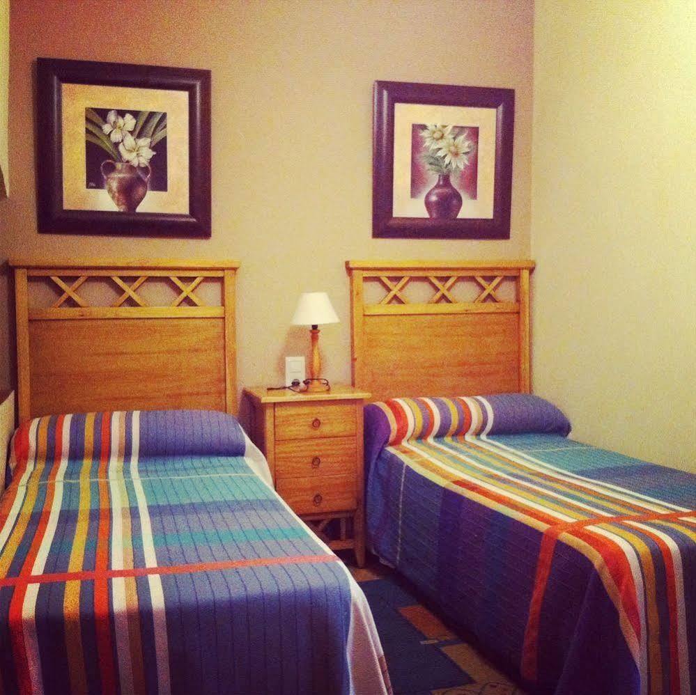 Hostal La Calzada Тарифа Экстерьер фото